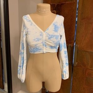 Cloud/tiedye bishop sleeve top